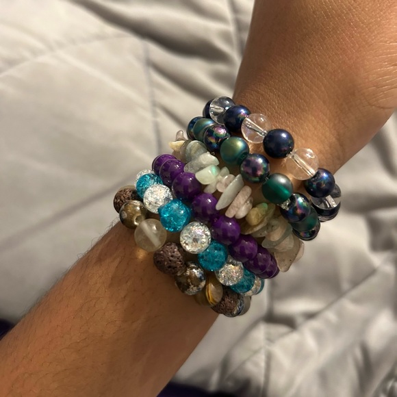 I wanted to try selling bracelets/bangles as start. - Picture 4 of 8